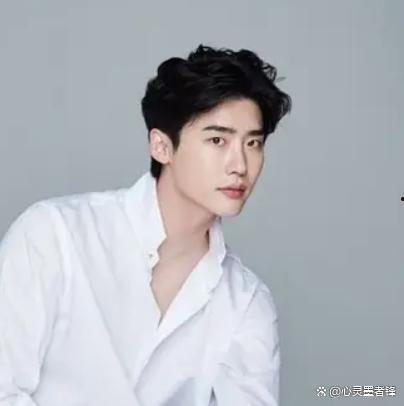 韩国男明星发面感,揭秘韩国男明星的发面感魅力